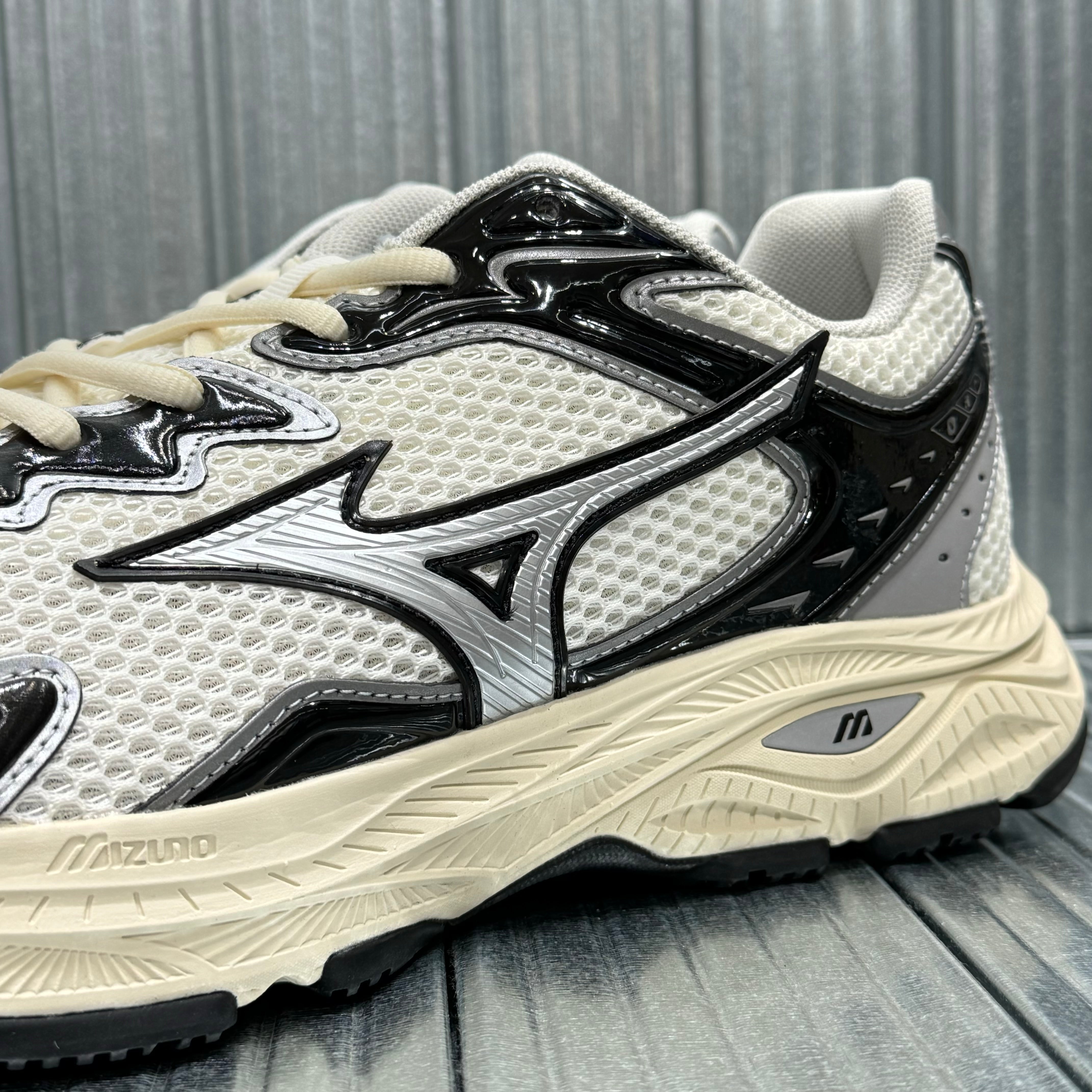 現貨/預訂 Oarism x Mizuno Racer S