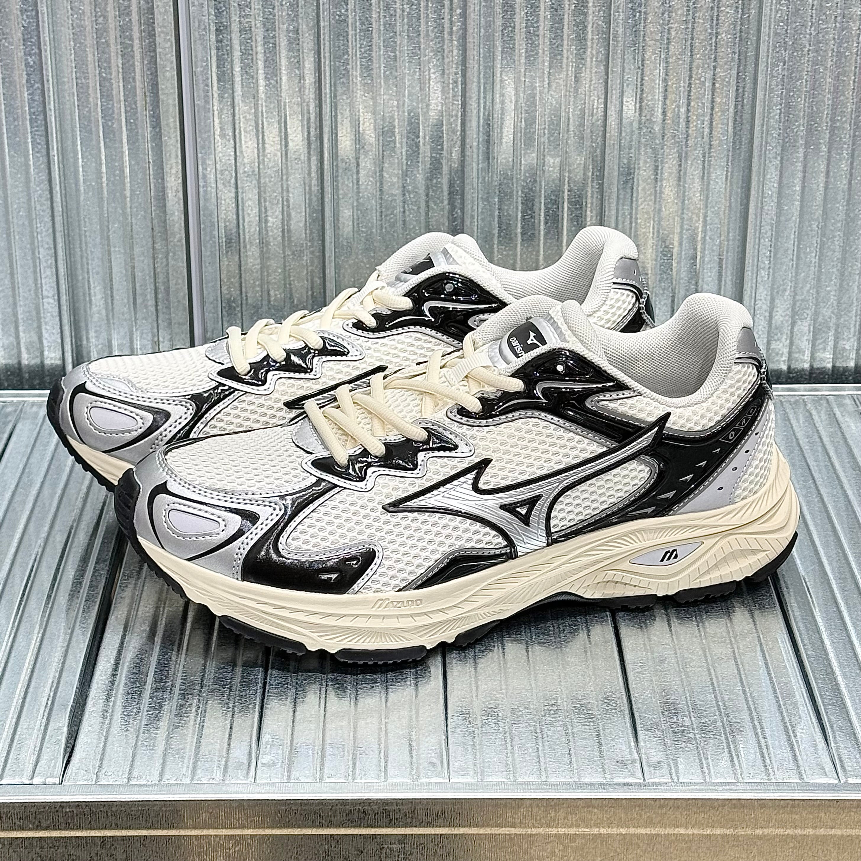 現貨/預訂 Oarism x Mizuno Racer S