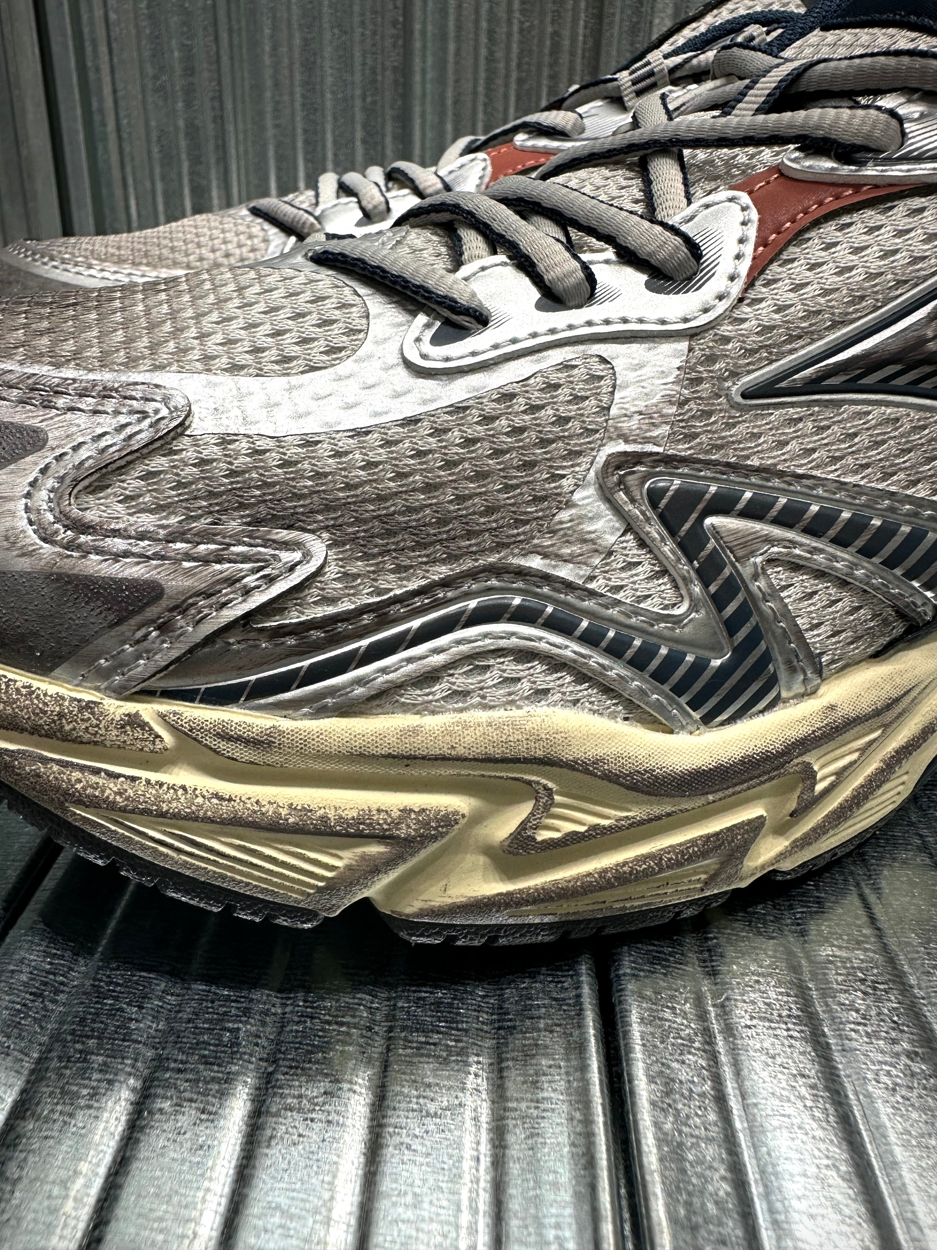 Mizuno Adventure - Silver Navy D1GH230106