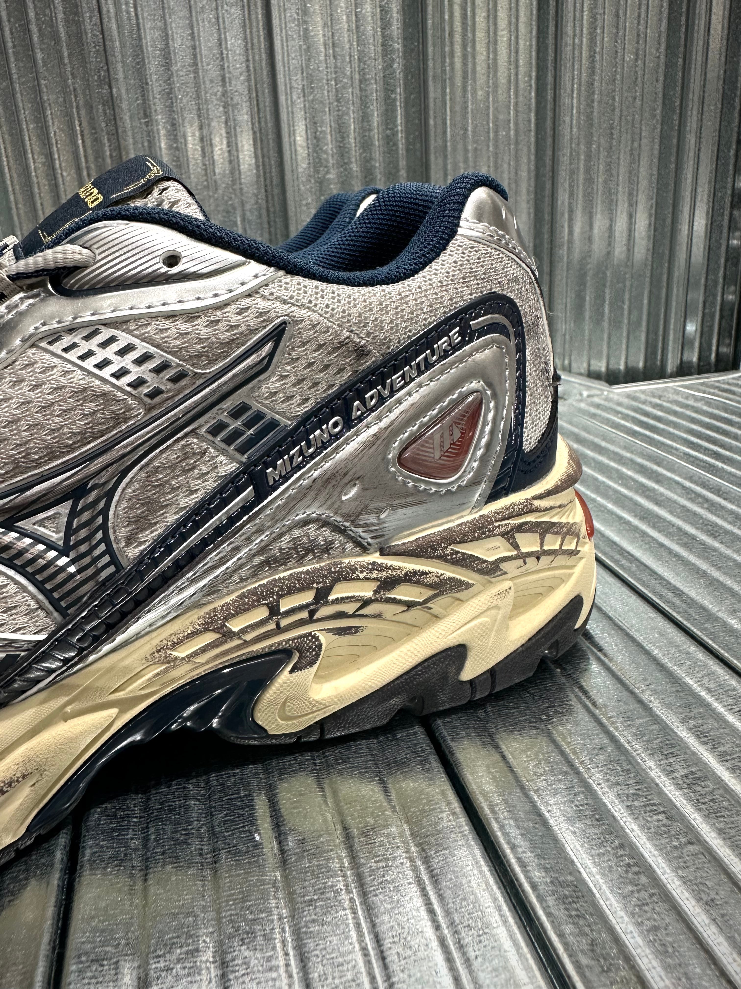 Mizuno Adventure Silver Navy In stock WEAR43WAY